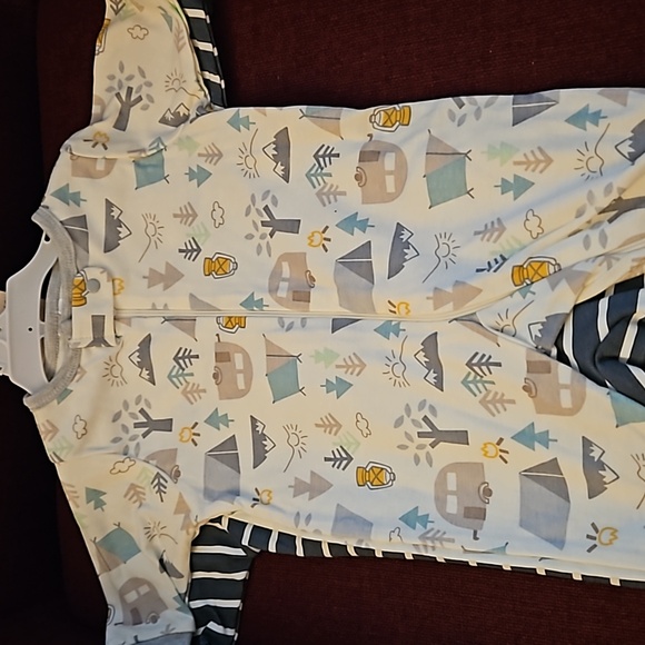 Organic Gerber Onsie Camping Bear Set with Hats & Mitts - Picture 1 of 4